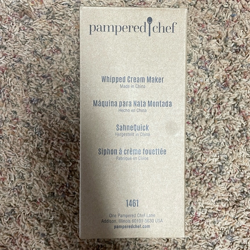 Pampered Chef whipped cream maker NEW